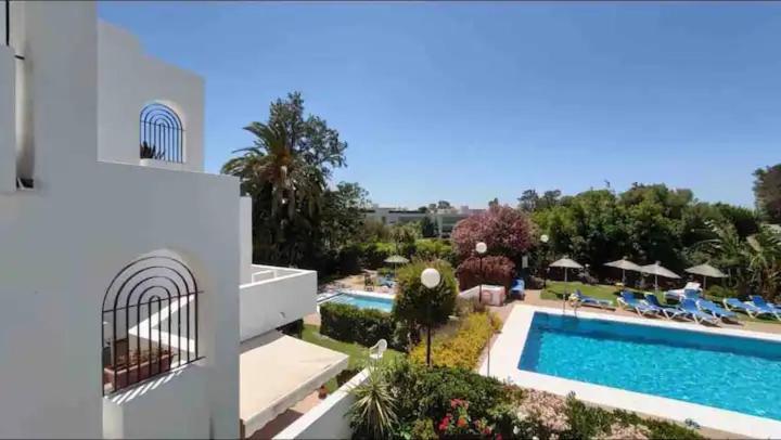 Fabuloso Y Amplio Duplex En Urb Jardines De Sotogrande Exteriér fotografie